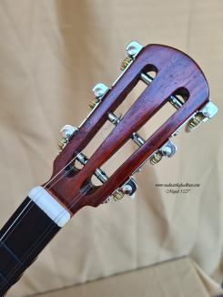 1527 Majid pegbox